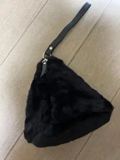 ブラック ファー 三角ポーチ セカンドバッグ
