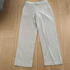 ホワイト ストレートレッグ カジュアルパンツ
