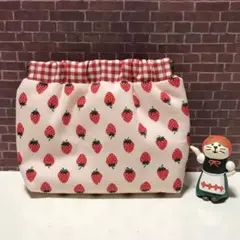 レトロ可愛い☆いちご柄♪ハンドメイド＊ふんわりバネポーチ♪