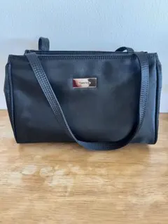 【美品】お値下げしました❗️GUESS ハンドバッグ ブラックのサムネイル