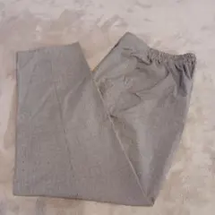 グレー ワイドパンツ