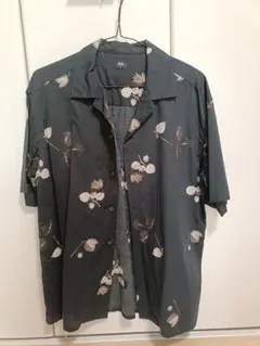 UNIQLO ボタニカル 花柄 シャツのサムネイル