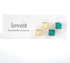 貝のスクエアピアス•ライトグリーンとグリーン　ハンドメイド