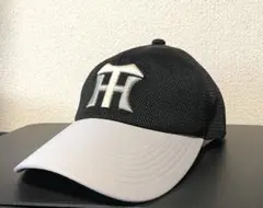 匿名配送　阪神タイガース　ロゴ刺繍入り　キャップ　ホワイト　グレーのサムネイル