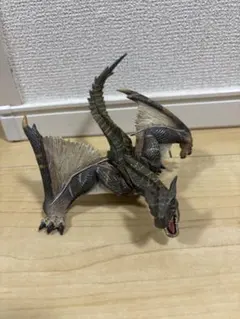 モンハン ティガレックス亜種フィギュア