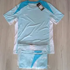 サッカーNike 水色 シャツとショーツ　ナイキ上下セット