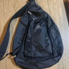 y2k adidas ワンショルダーバッグ　スリングバッグ テック系