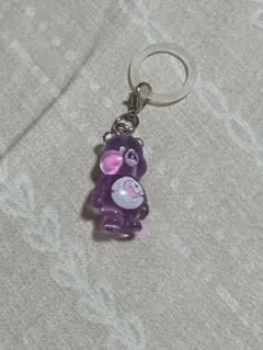 ケアベア 紫色 カプセルトイ めじるしアクセサリー