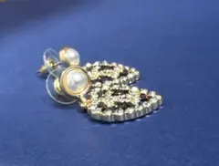 CCロゴピアス　エレガントなハート型クリスタルパール付きピアス