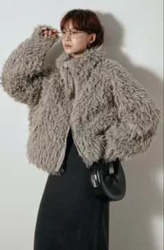 【新品未使用】グレーモカ　ファー風 ジャケット esica