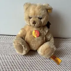 Steiff 茶色いぬいぐるみ 赤いリボン - メルカリ