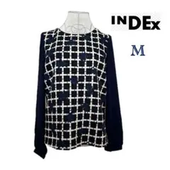 オフィスカジュアル Tシャツ