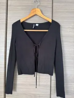 ブラック レースアップディテール付きリブニットトップス (S-M) #h&m