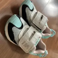 ミントカラー ベルクロスニーカー