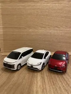 비매품 箱無し トヨタ ヴォクシー＆プリウス プルバックカー ミニカー