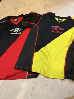 umbro スポーツシャツ 黒/赤/黄　アンブロ 130 サッカー　子ども用
