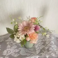 ピンクの花のアレンジメント