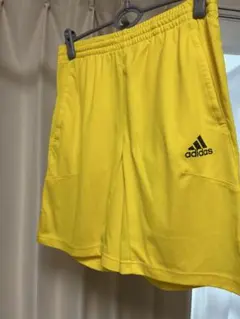 adidas ショートパンツ 黄色
