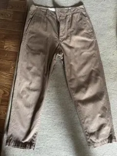 UNIQLO U ワイドフィットタックテーパードチノ ベージュ 76cm