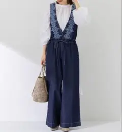 新品　アーバンリサーチサニーレーベル　クロス刺繍デニムサロペット