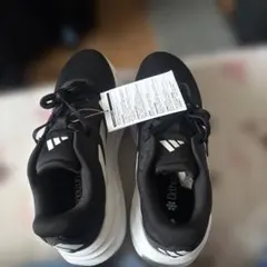 adidas スニーカー ブラック系