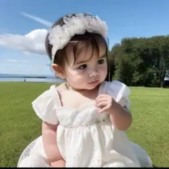 ベビー　ヘアバンド　花　ホワイト　ハーフバースデー　誕生日　100日祝い　白