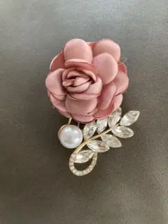 バラ　ブローチ コサージュ　パール フラワー パール　卒業 卒園 入学　人気　春
