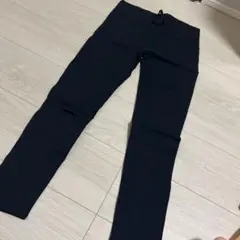ブラック　スキニー　ダメージ　パンツ