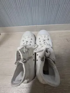 【期間限定値下げ】CONVERSE　オールスター ジップ ホワイトのサムネイル