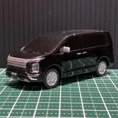 三菱 デリカ D:5 1/64 非売品 ミニカーのサムネイル