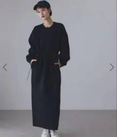 アダムエロペ　フォルムニットワンピース