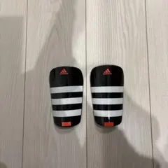 adidas サッカー　レガース　脛当て　シンガード