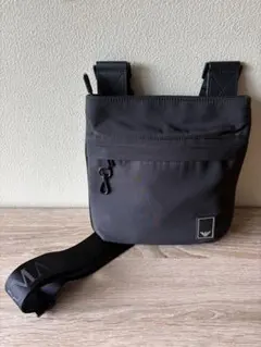 EMPORIO ARMANI ショルダーバッグ ブラック メンズ　アルマーニ