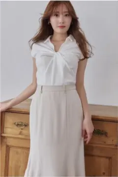 herlipto Twist French Sleeve Top ホワイト　Mのサムネイル