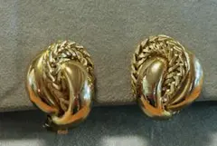 ゴールド ツイストデザイン イヤリング
