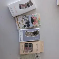 お買い得まとめ買い！ネイルチップ ４セット（各24個入り） 多様なデザイン