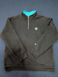 UNDEFEATED　ハーフジップ