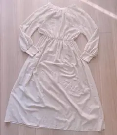 kaene アイボリー色ロングワンピース（スリップ付き）