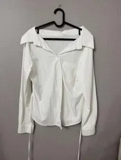 ホワイト長袖シャツ