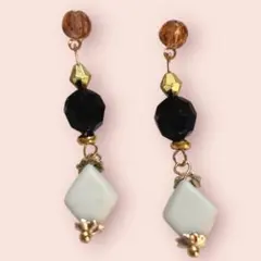 ピアス　キラキラ　ナチュラル　モダン　エスニック　ヴィンテージ　ビーズ　古着