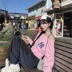【日本未販売】MLB Korea ワンショルダースウェット ピンクのサムネイル
