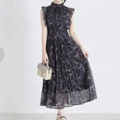 tocco closetリボン＆フリル付き リボンプリントプリーツワンピース 黒