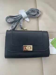 新品未使用　ブラックショルダーバッグ 合成皮革