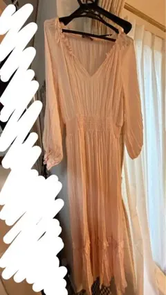 ZARA 淡いピンクの長袖ロングワンピース