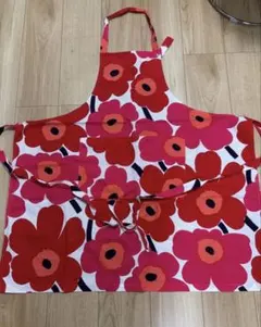 marimekko フラワーパターン エプロン　マリメッコのサムネイル