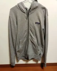 パタゴニアジップアップパーカー