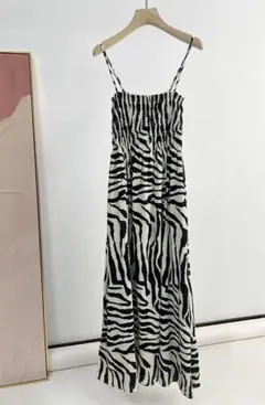 米国デザイン　高級感　ゼブラ柄ストラップレスマキシドレス