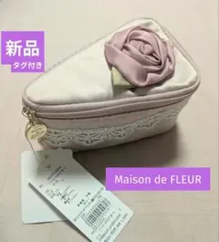 新品タグ付き　Maison de FLEUR　パティスリートライアングルポーチのサムネイル