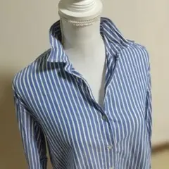 《新品・未着用品》長袖 ブルー ストライプシャツ niko and…