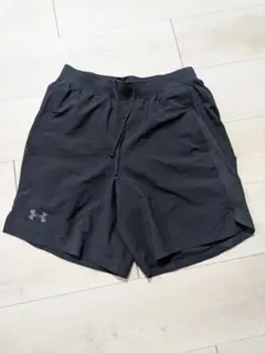 Under Armour 黒 ショートパンツ